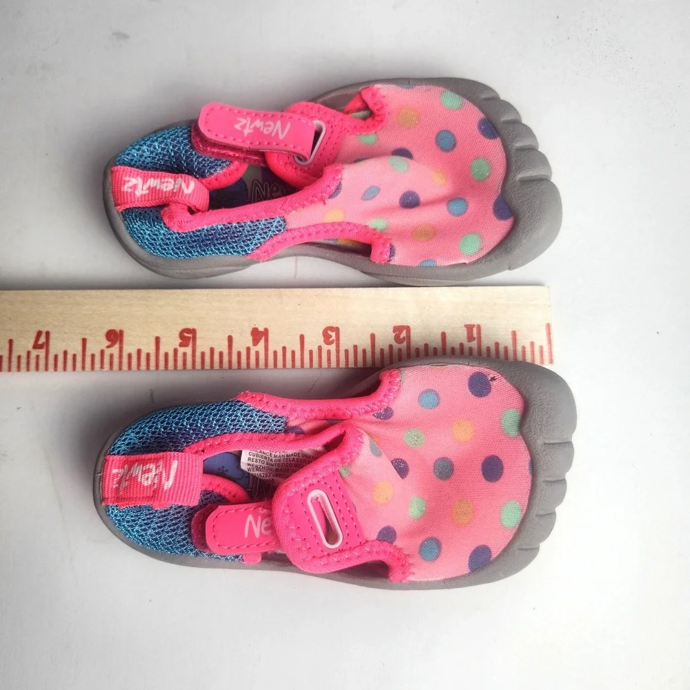 Newtz Toddler Girls Pink Polka Dot Water Shoes Mesh Aqua Socks Size 5/6